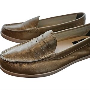 Cole Haan champagne metallic loafer size 7